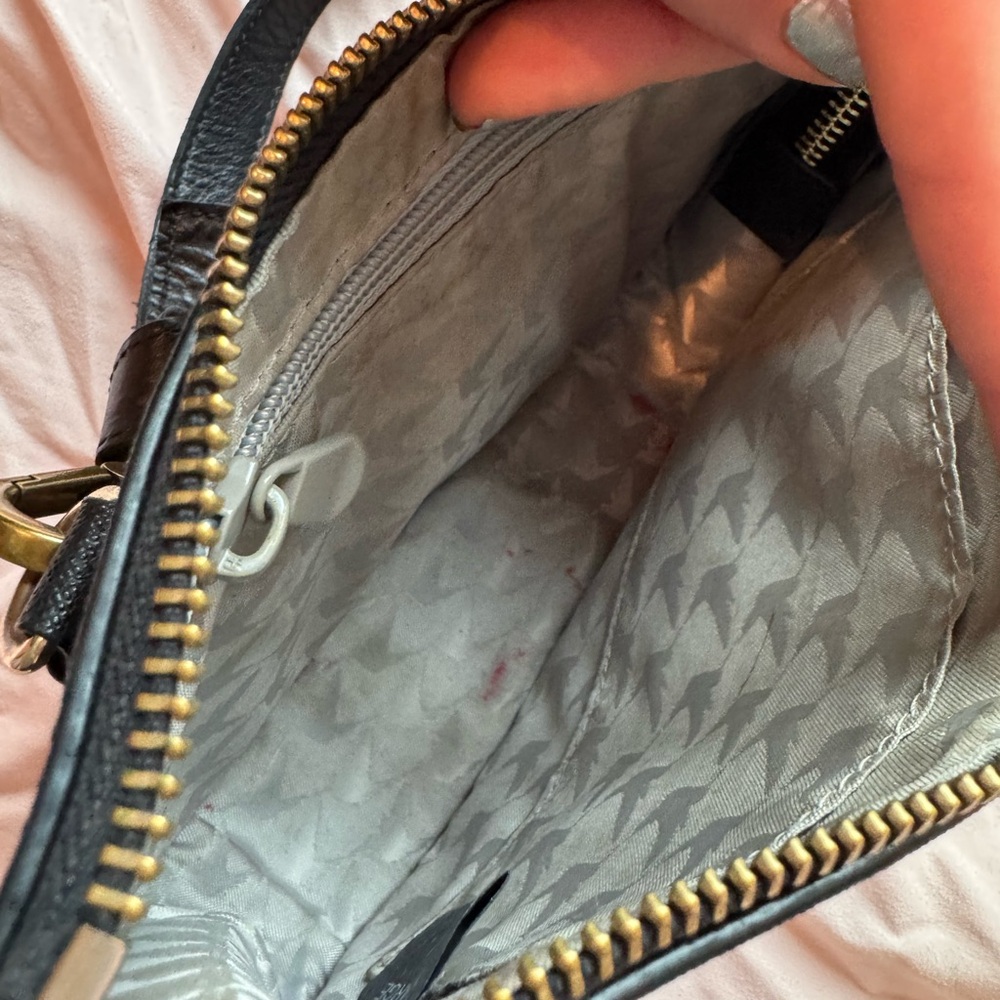 Lo & Sons Black Crossbody Bag - Picture 5 of 5